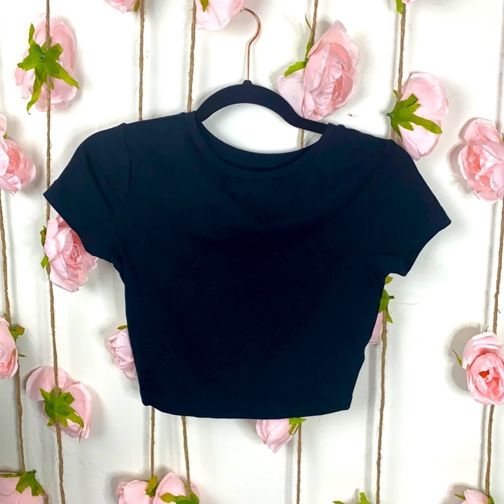 Black Crop Tee